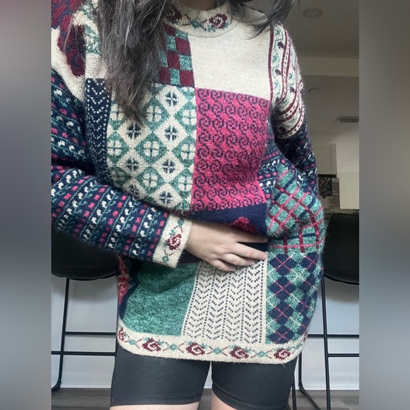 Oversized Long Wool Patterned Sweater (Reversible) - Picture 7 of 7